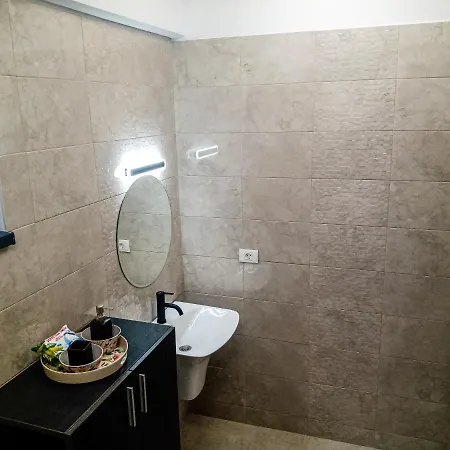 Ric Апартаменты Нэводари